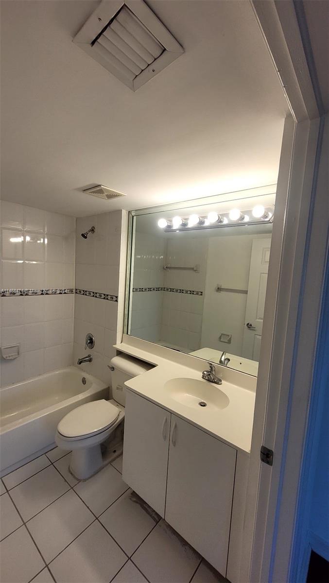2475 Northwest 16th St Road, Unit 415 Miami, FL 33125 - Photo 9 of 9 Gallery Image 9