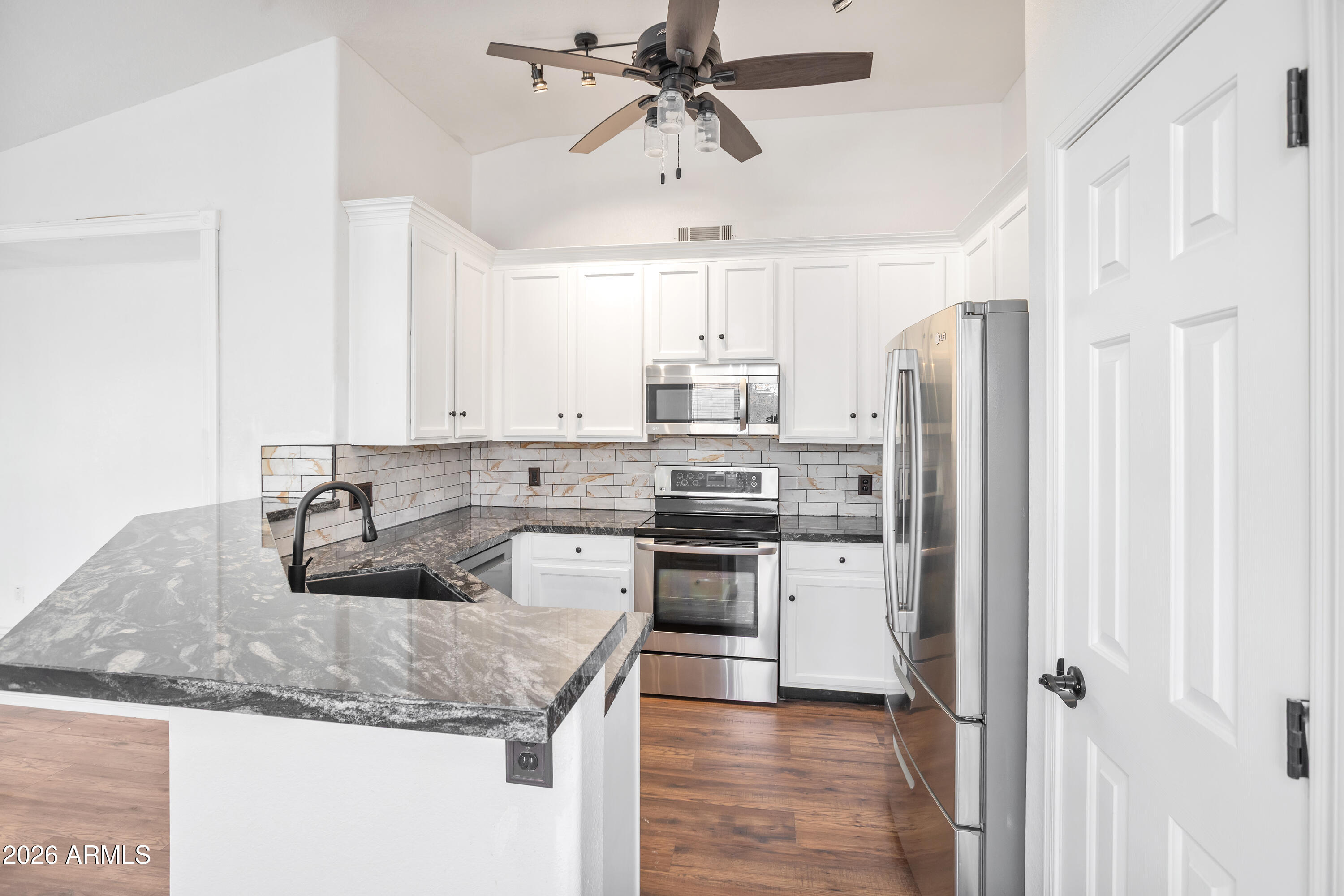 9851 East Irwin Circle Mesa, AZ 85209 - Photo 5 of 34 Irwin - 7483