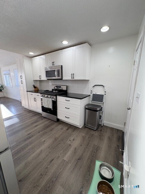 21 Roosevelt Street Hamden, CT 06514 - Photo 8 of 11