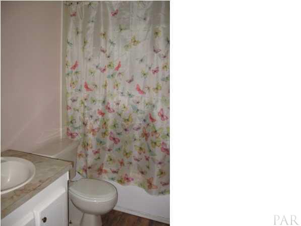 5052 Ridgeway Boulevard Milton, FL 32570 - Photo 12 of 17 Hall Bath