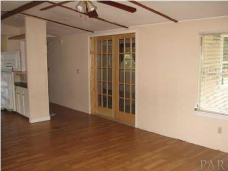 5052 Ridgeway Boulevard Milton, FL 32570 - Photo 2 of 17 View of Living Room from front door