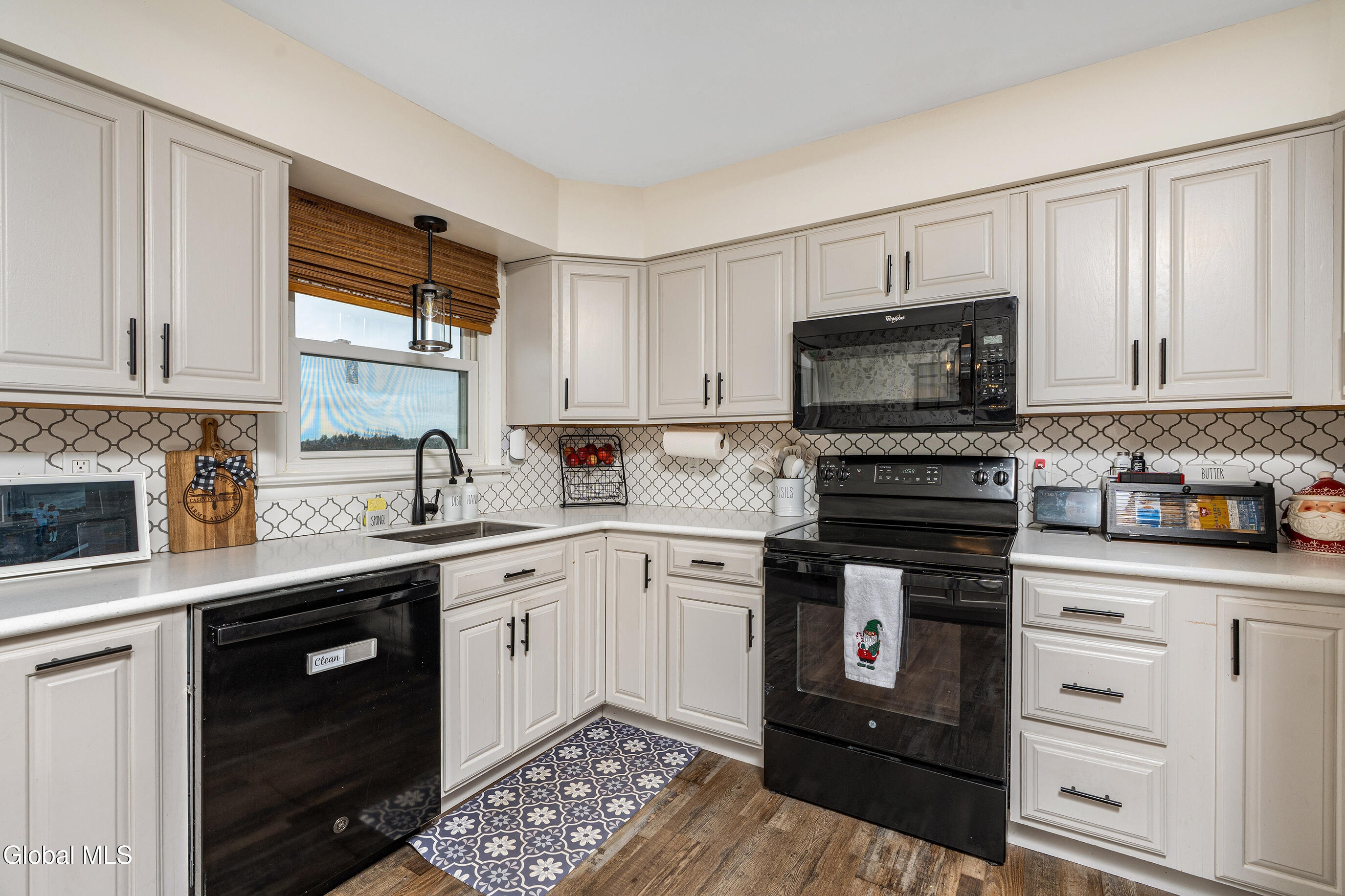 23 Geiser Road North Greenbush, NY 12198 - Photo 9 of 50 9