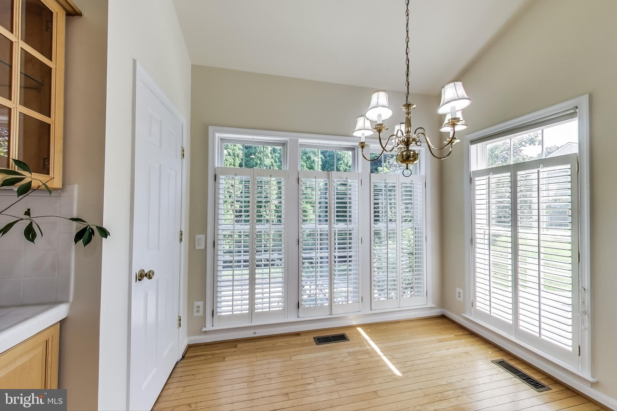 12517 Fox View Way Reston, VA 20191 - Photo 18 of 62 Breakfast Room