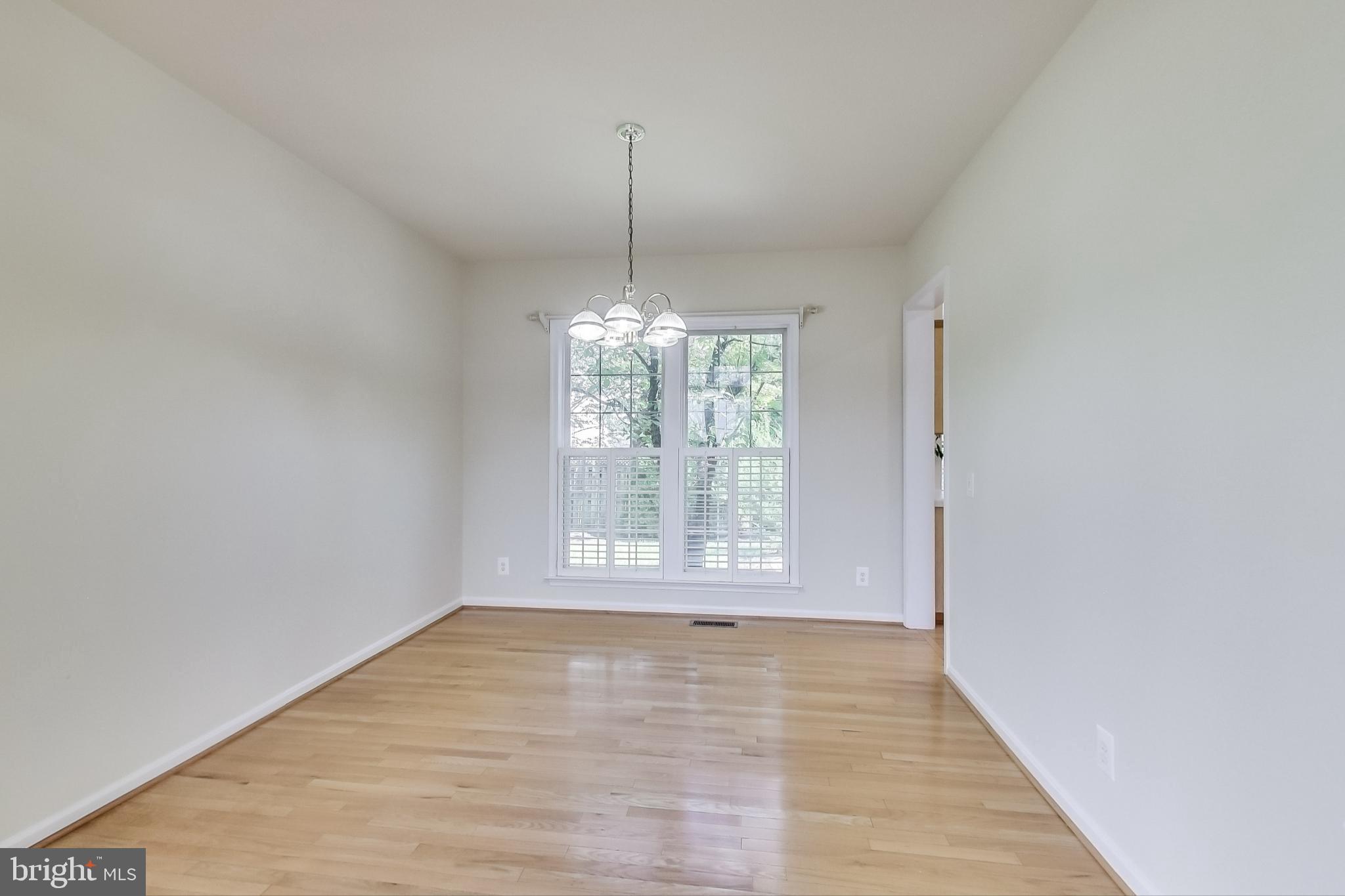 12517 Fox View Way Reston, VA 20191 - Photo 28 of 62