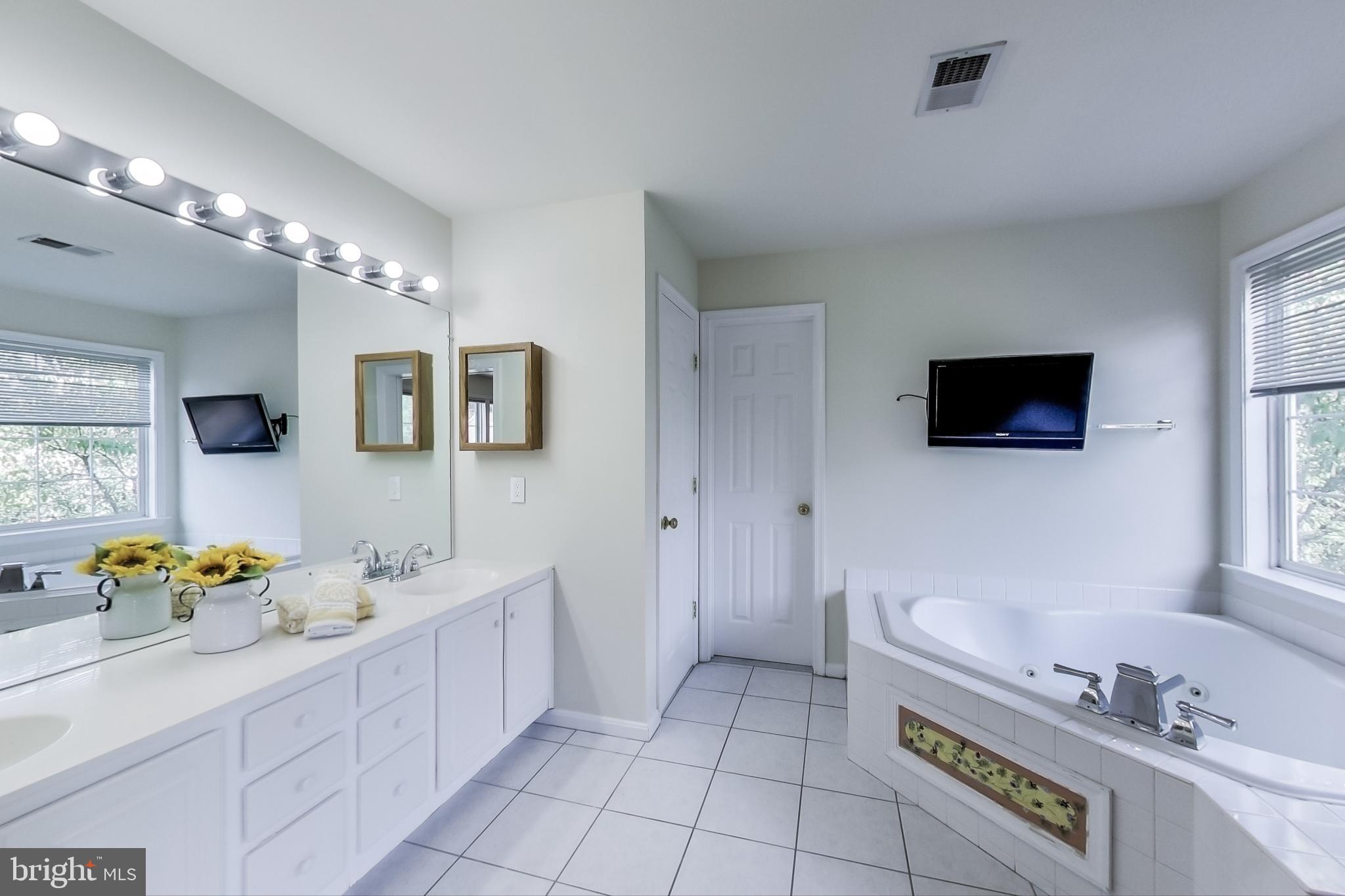 12517 Fox View Way Reston, VA 20191 - Photo 30 of 62