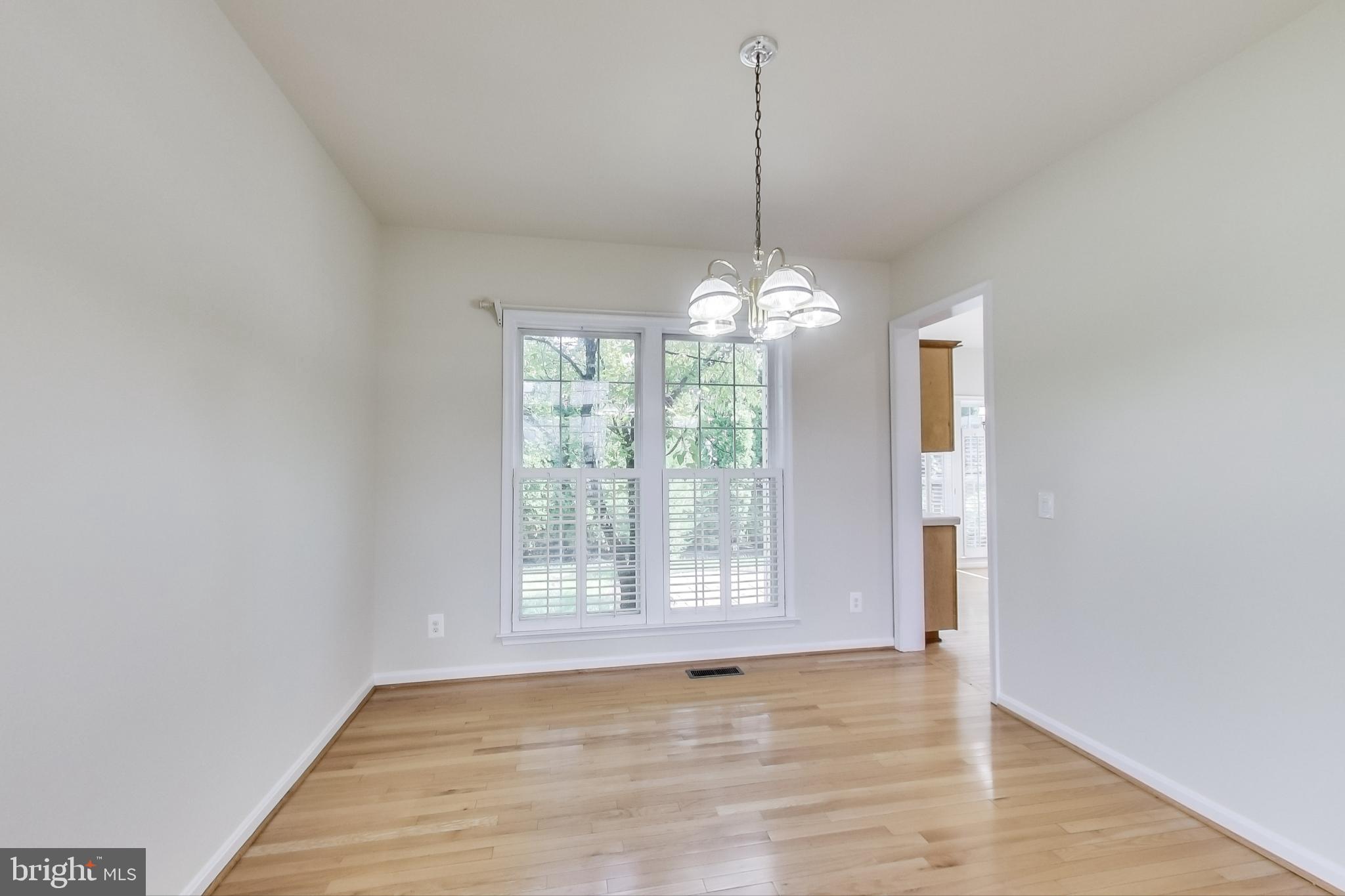 12517 Fox View Way Reston, VA 20191 - Photo 8 of 62 Dining Room