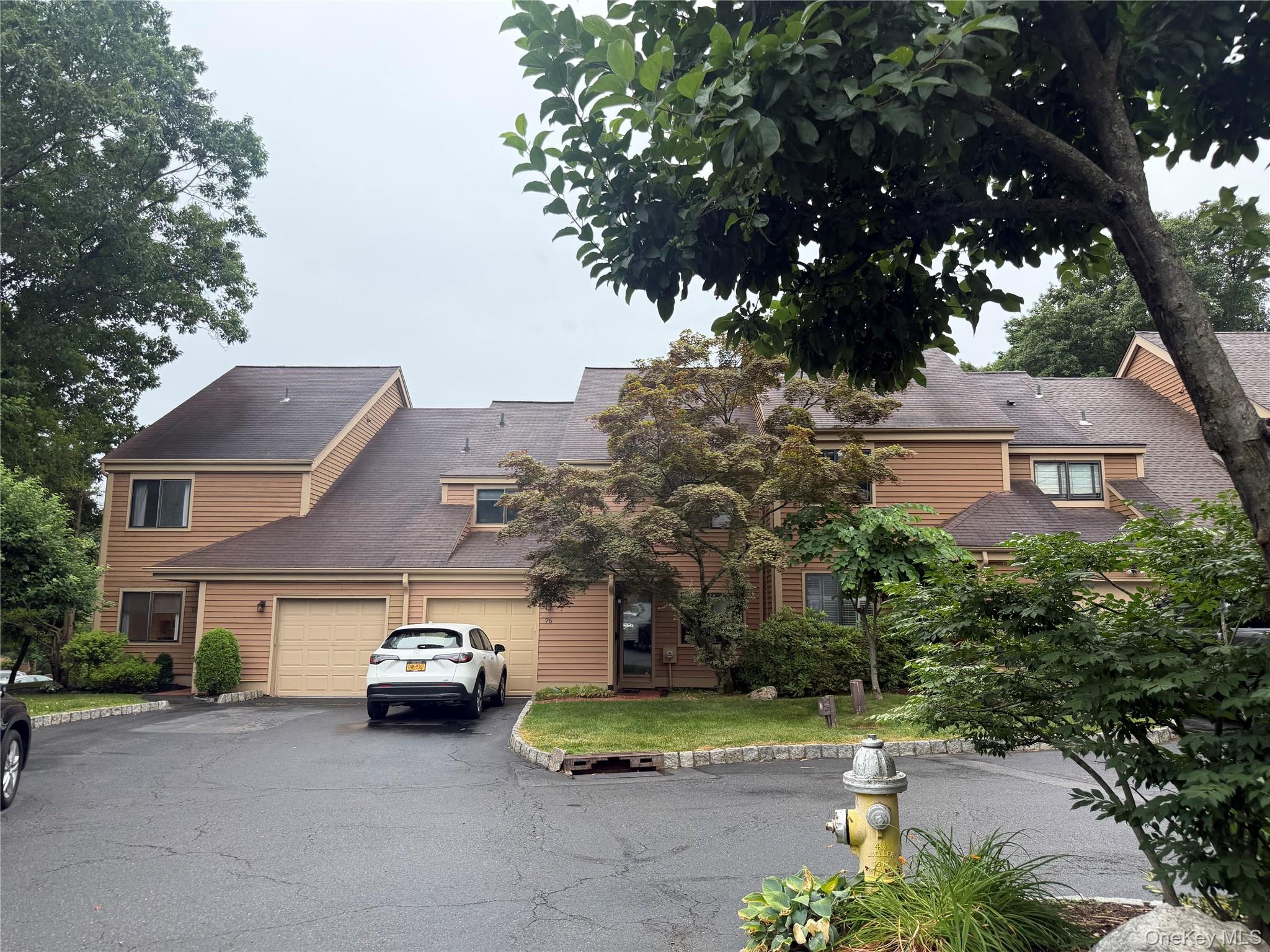 75 Greenway Close, Unit 75 Rye Brook, NY 10573 - Photo 2 of 23