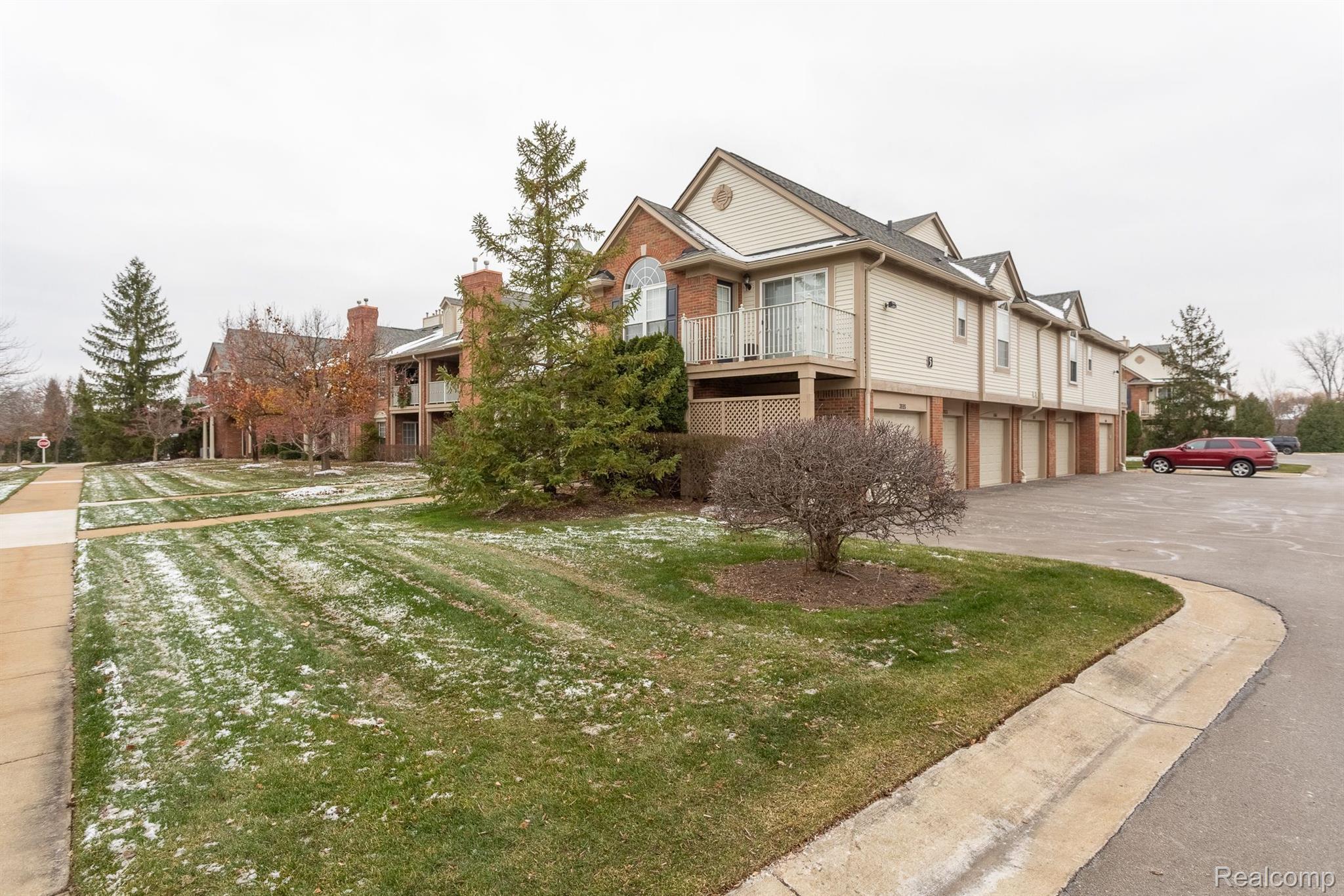 3563 Oakmonte Boulevard Rochester, MI 48306 - Photo 1 of 41 Gallery Image 1