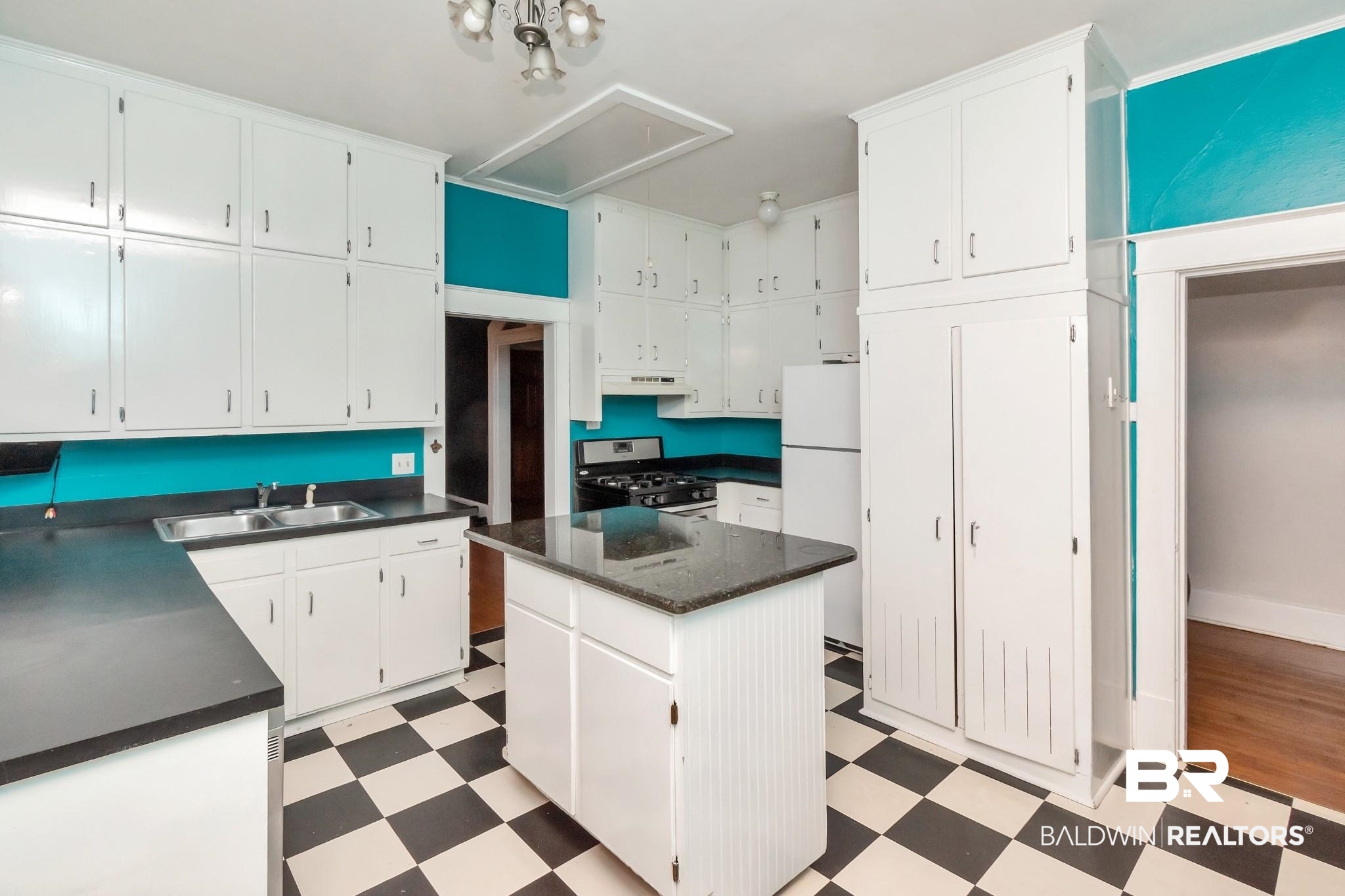 103 Florence Place Mobile, AL 36607 - Photo 12 of 21