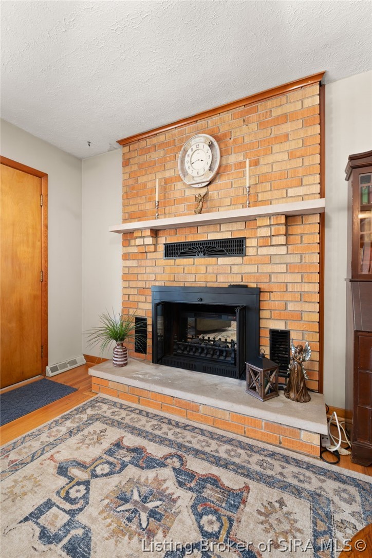 9529 Cooks Mill Road Georgetown, IN 47122 - Photo 4 of 46
