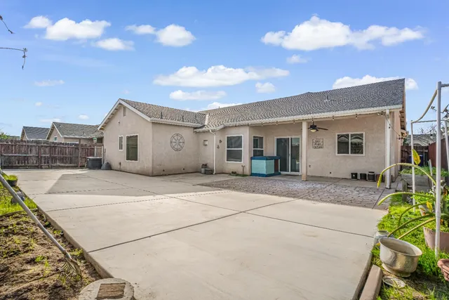 $480,000 | 3062 North Filbert Avenue, Fresno, CA 93727