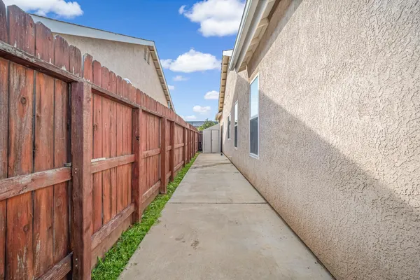 $480,000 | 3062 North Filbert Avenue, Fresno, CA 93727