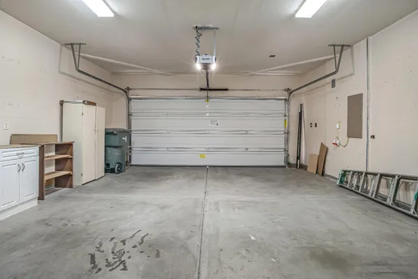 $480,000 | 3062 North Filbert Avenue, Fresno, CA 93727