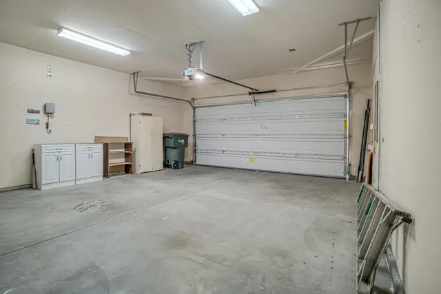 $480,000 | 3062 North Filbert Avenue, Fresno, CA 93727