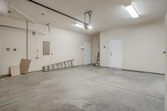 $480,000 | 3062 North Filbert Avenue, Fresno, CA 93727