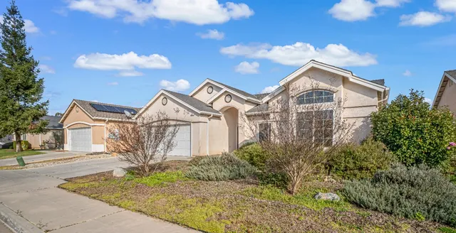 $480,000 | 3062 North Filbert Avenue, Fresno, CA 93727