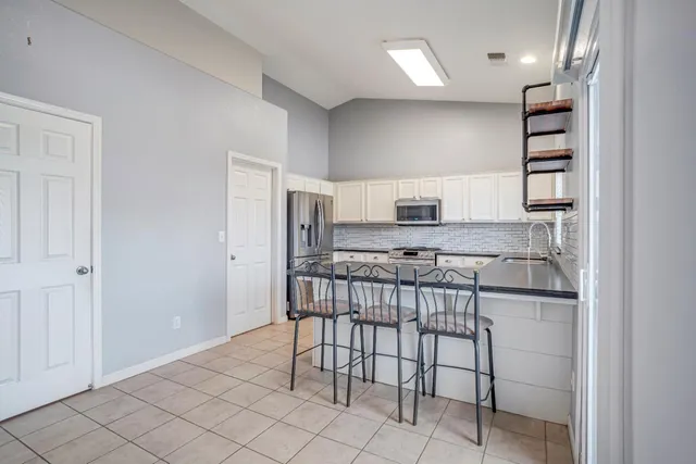 $480,000 | 3062 North Filbert Avenue, Fresno, CA 93727