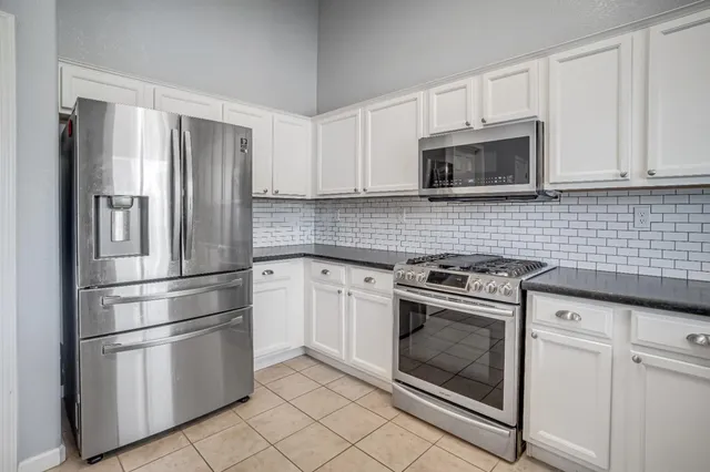 $480,000 | 3062 North Filbert Avenue, Fresno, CA 93727