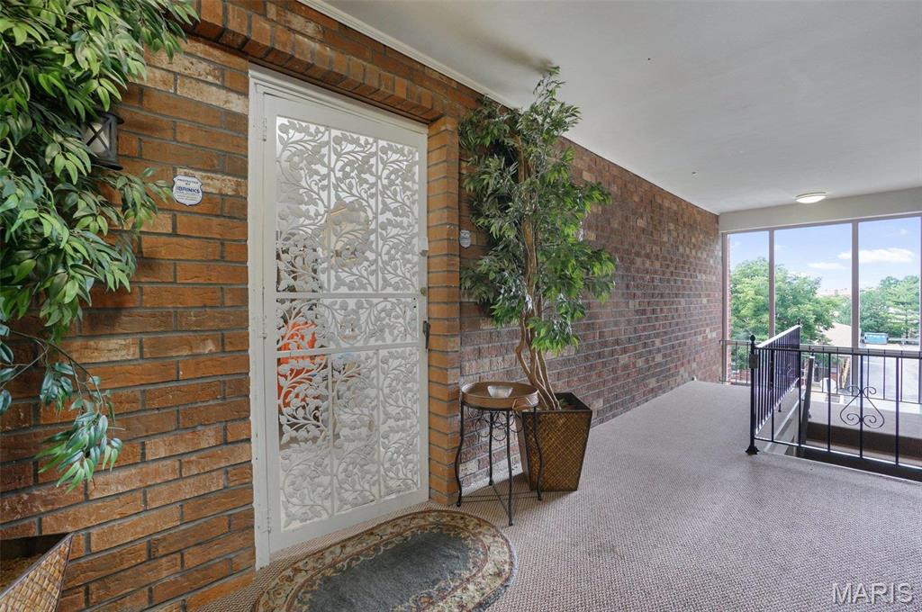 10352 Forest Brook Lane, Unit H St. Louis, MO 63146 - Photo 2 of 19