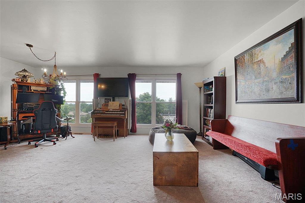 10352 Forest Brook Lane, Unit H St. Louis, MO 63146 - Photo 4 of 19