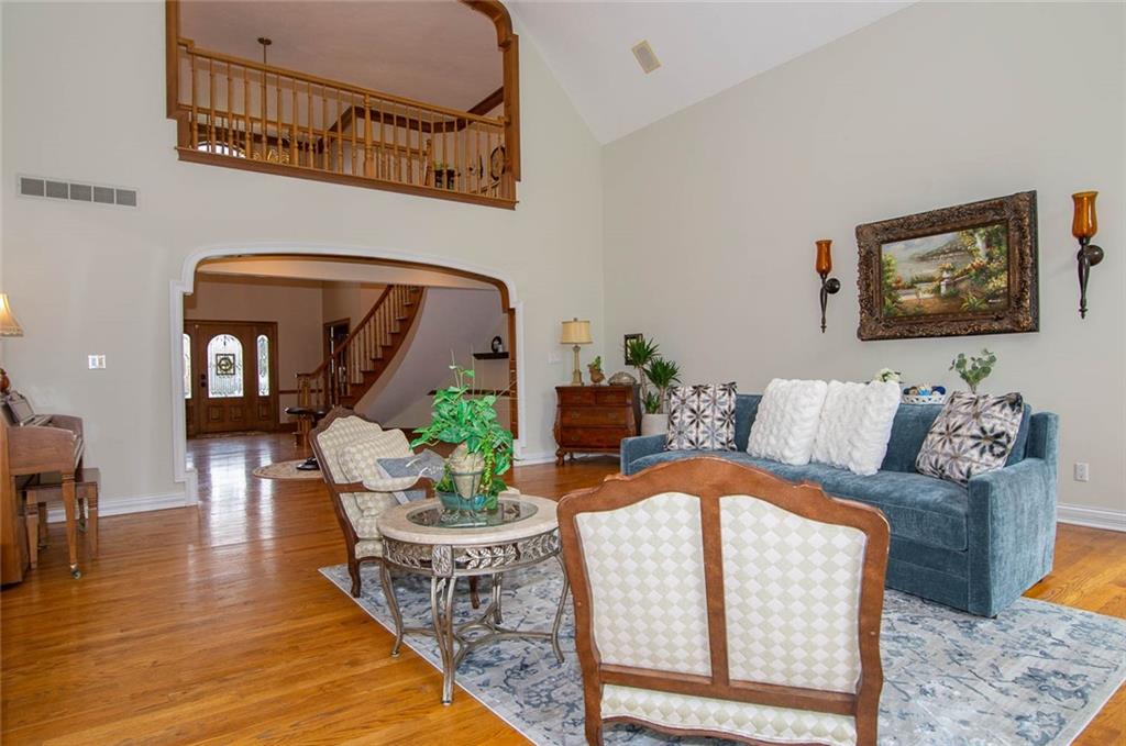 13709 Smokey Ridge Trace Carmel, IN 46033 - Photo 11 of 37 Gallery Image 11