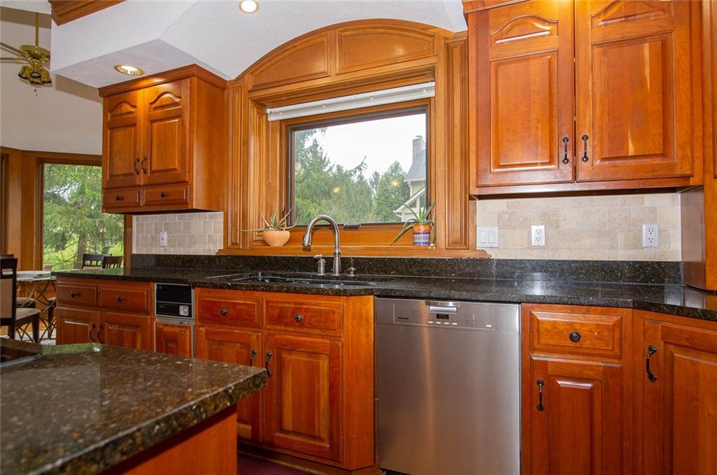 13709 Smokey Ridge Trace Carmel, IN 46033 - Photo 13 of 37 Gallery Image 13