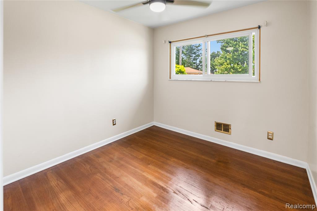20540 Sunderland Road Detroit, MI 48219 - Photo 11 of 23 Gallery Image 11