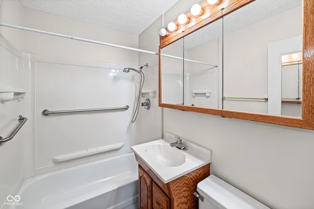 $212,900 | 2201 Meadow Drive, Lafayette, IN 47909