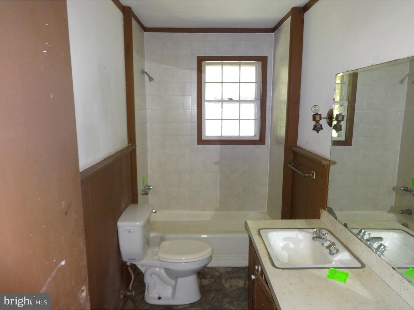 196 Chestnut Street Salem, NJ 08079 - Photo 12 of 20 Gallery Image 12