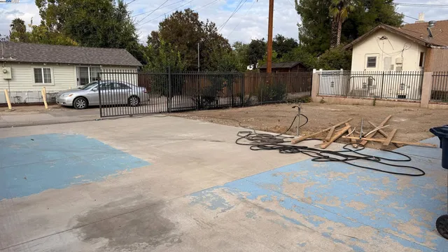 $635,000 | 825 East Colton Avenue, Redlands, CA 92374