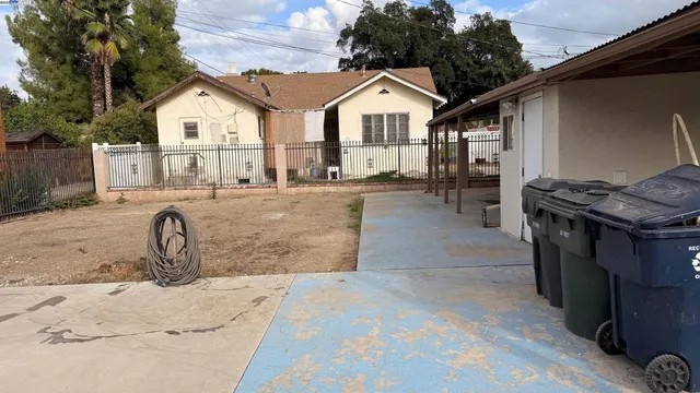 $635,000 | 825 East Colton Avenue, Redlands, CA 92374