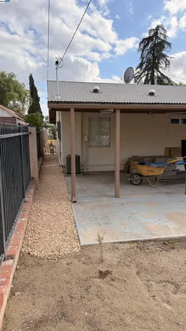 $635,000 | 825 East Colton Avenue, Redlands, CA 92374