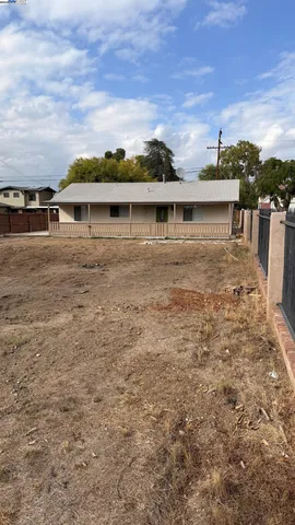 $635,000 | 825 East Colton Avenue, Redlands, CA 92374