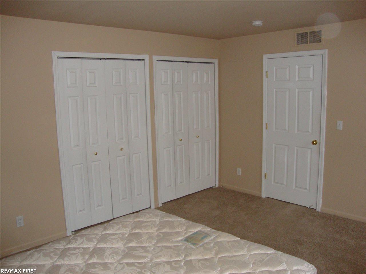 3633 Oakmonte Boulevard Rochester, MI 48306 - Photo 6 of 21 31311146-5.JPG