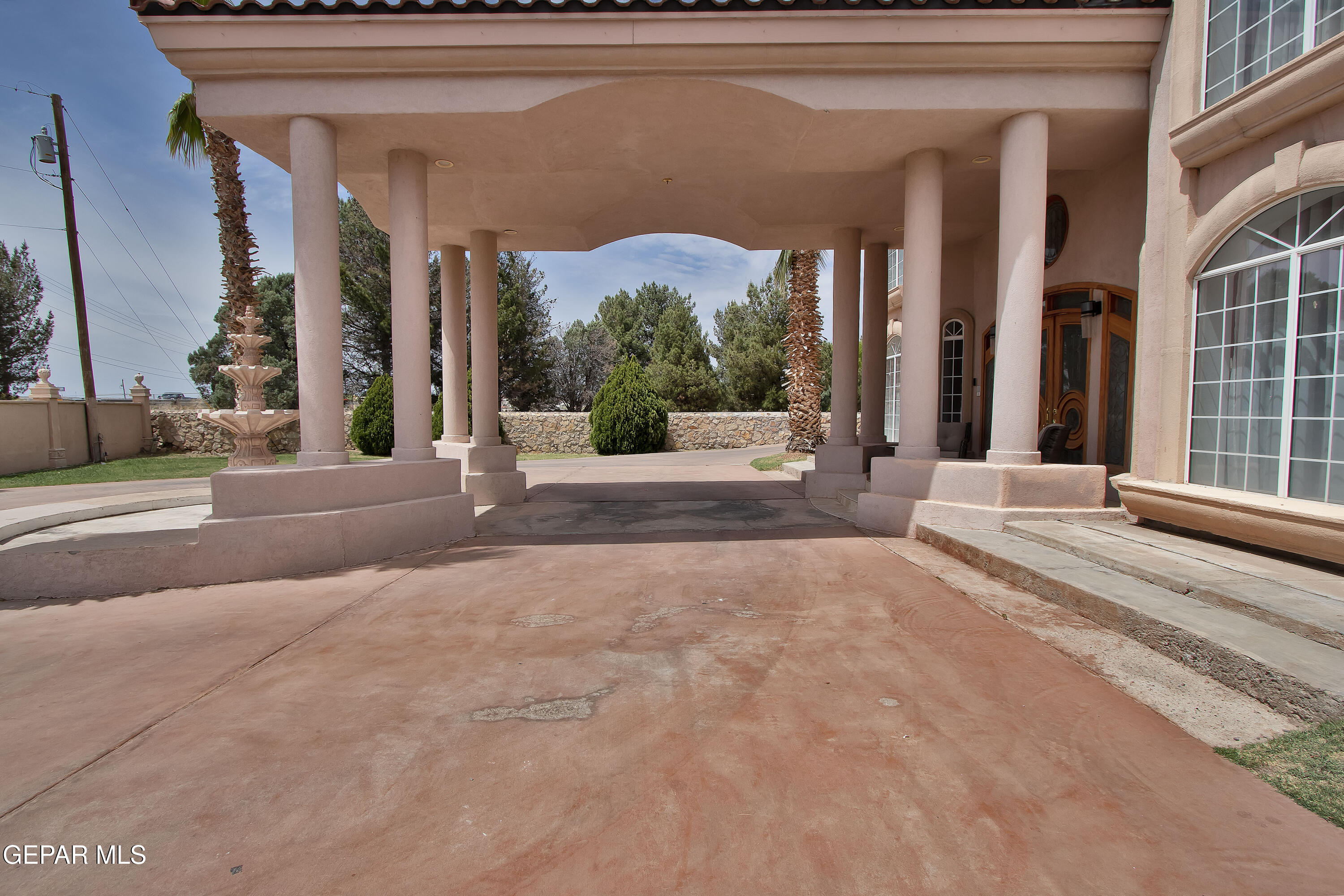 861 Country Club Road El Paso, TX 79932 - Photo 11 of 104 Front