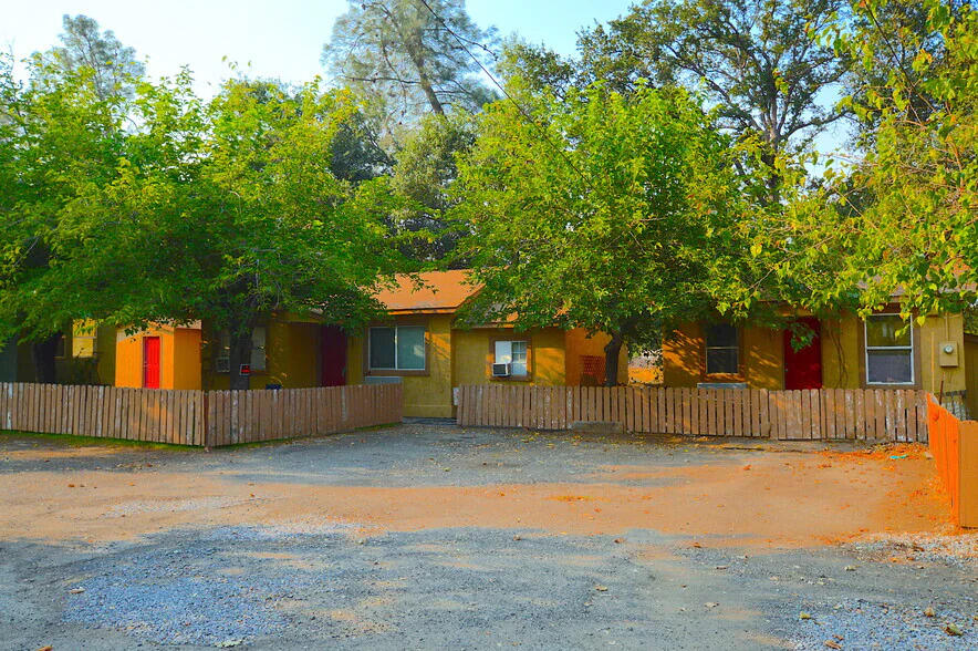 2230 El Reno Lane Redding, CA 96001 - Photo 6 of 27 2230-El-Reno-Ln-Redding-CA-Building-Phot