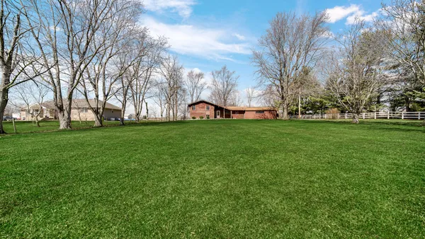$435,000 | 3050 East 139th Avenue, Crown Point, IN 46307
