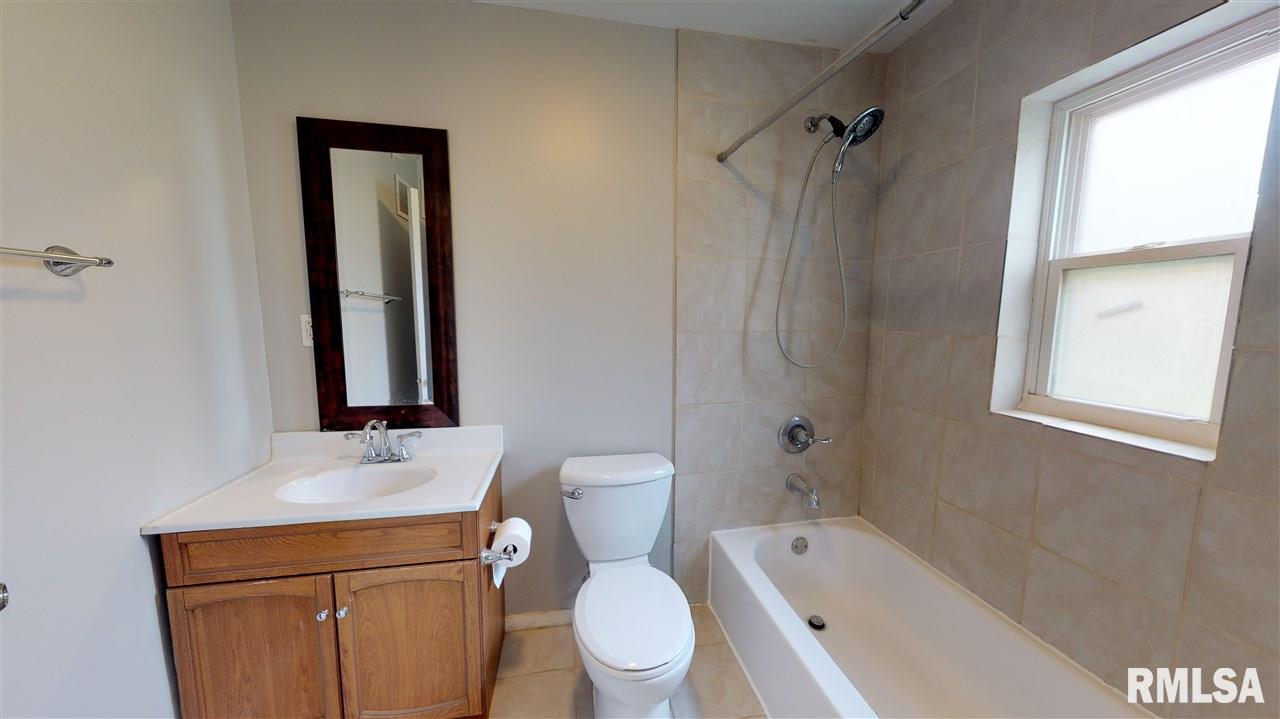 1033 West Raven Road Peoria, IL 61615 - Photo 22 of 31 Gallery Image 22