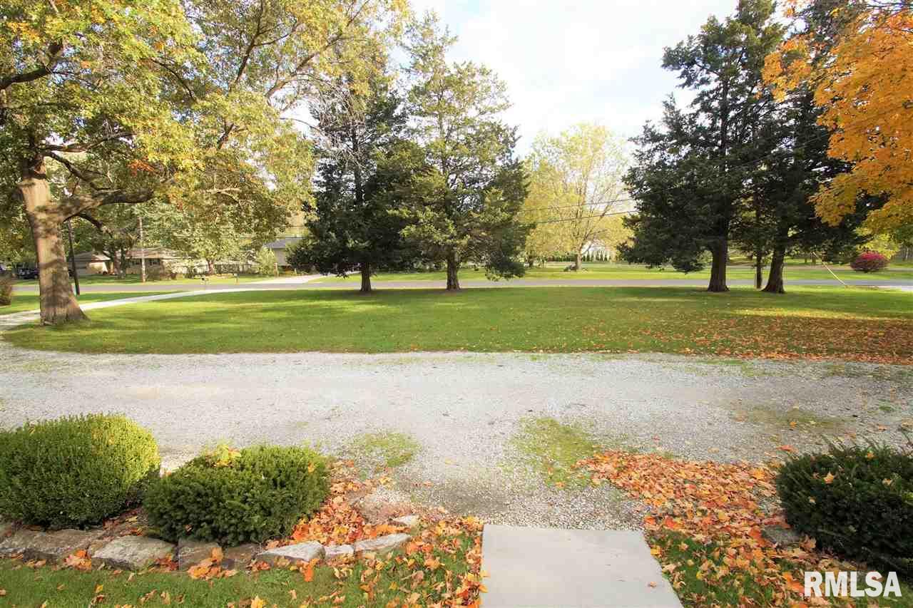 1033 West Raven Road Peoria, IL 61615 - Photo 8 of 31 Gallery Image 8