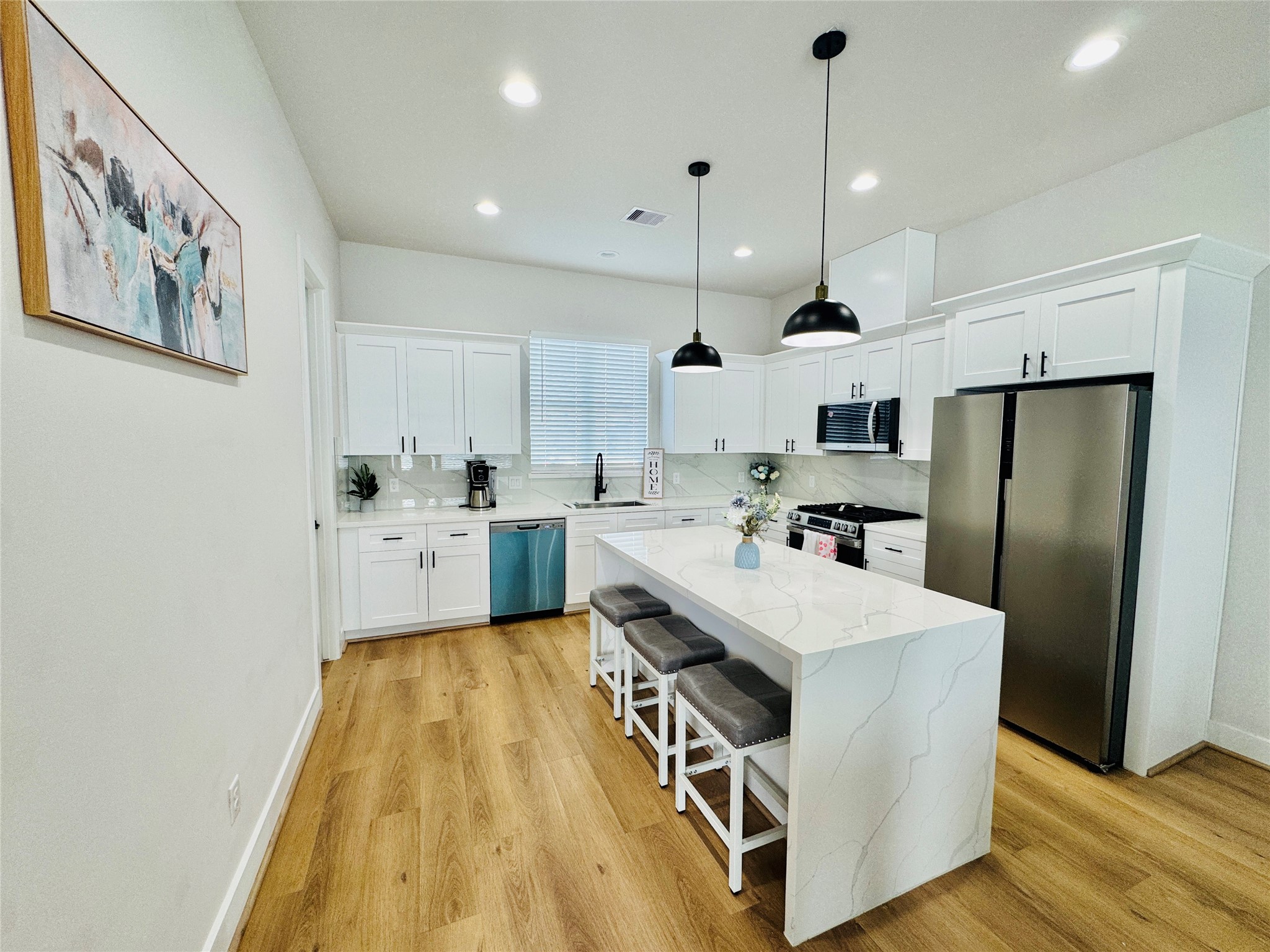 1805 Brooks Street Houston, TX 77026 - Photo 2 of 13