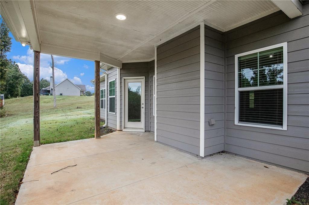 144 Chestnut Trail Commerce, GA 30529 - Photo 3 of 28