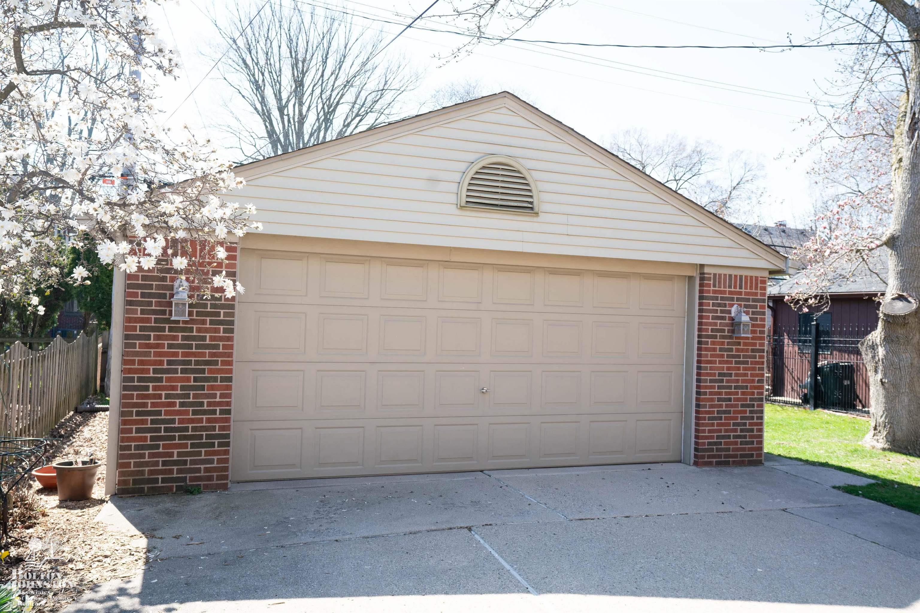 259 McMillan Road Grosse Pointe Farms, MI 48236 - Photo 37 of 39