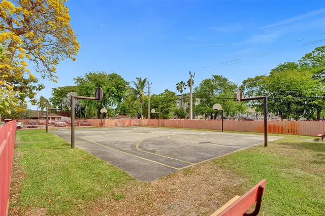 $3,150 | 2614 West 65th Street, Hialeah, FL 33016