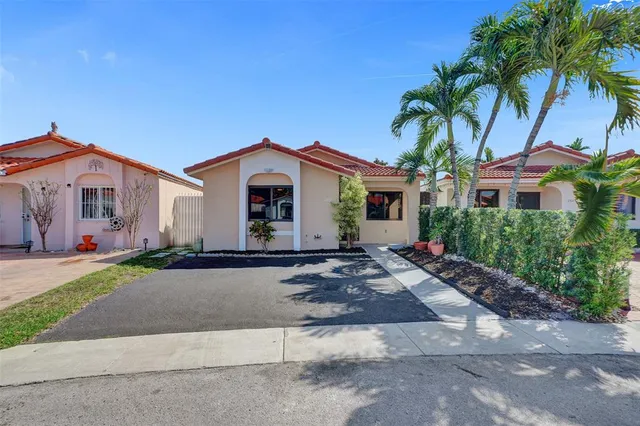 $3,150 | 2614 West 65th Street, Hialeah, FL 33016