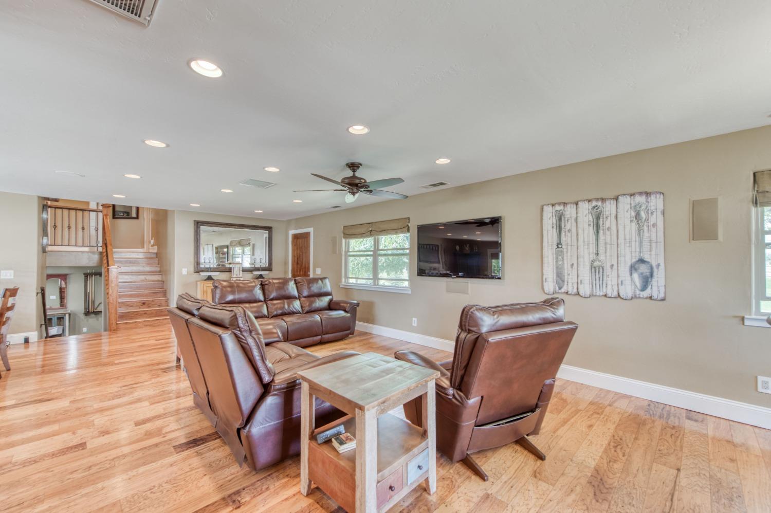 5588 North McCall Avenue Clovis, CA 93619 - Photo 12 of 77