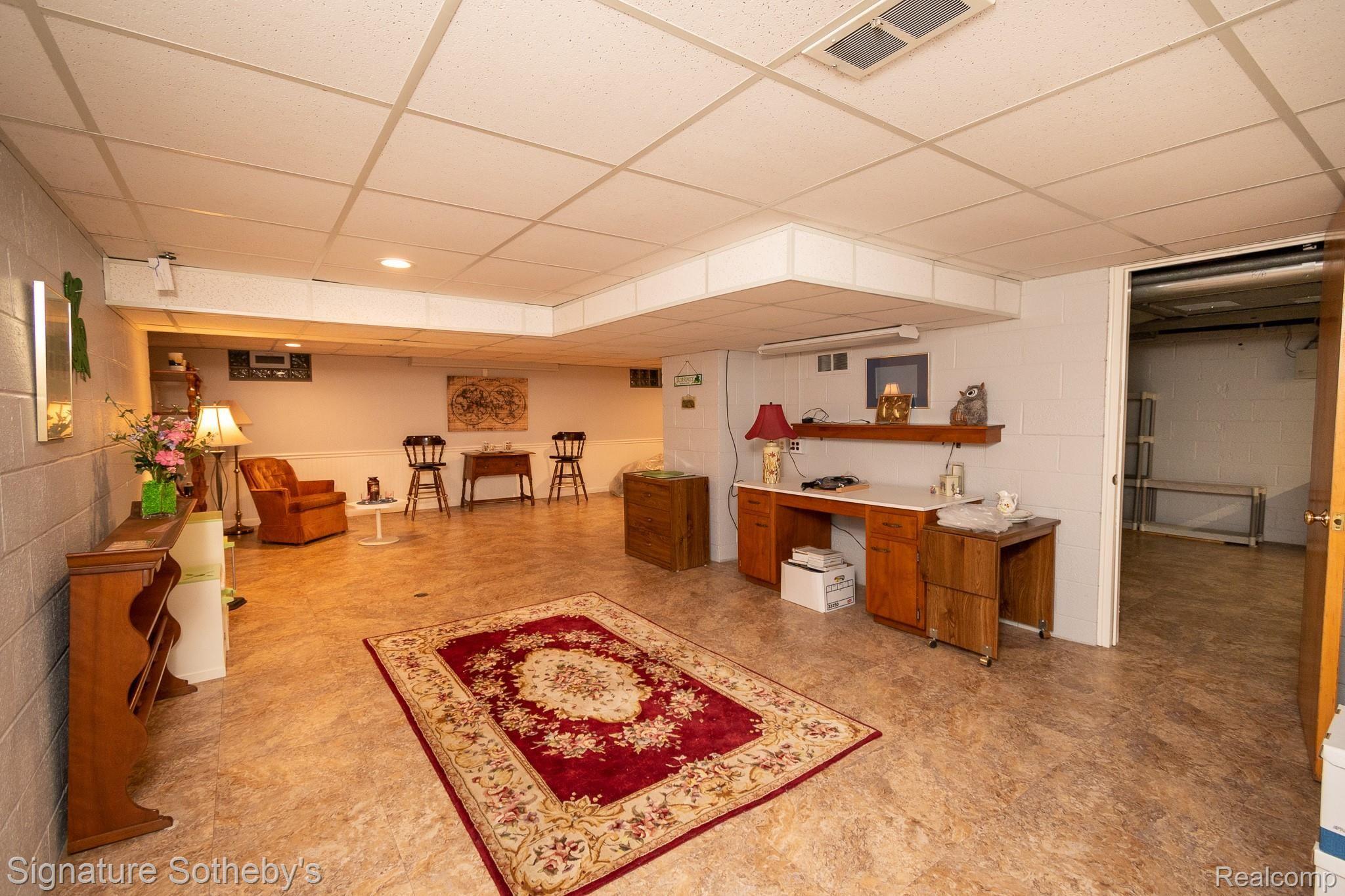 577 Thorntree Road Grosse Pointe, MI 48236 - Photo 29 of 40 DSC_0887.jpg