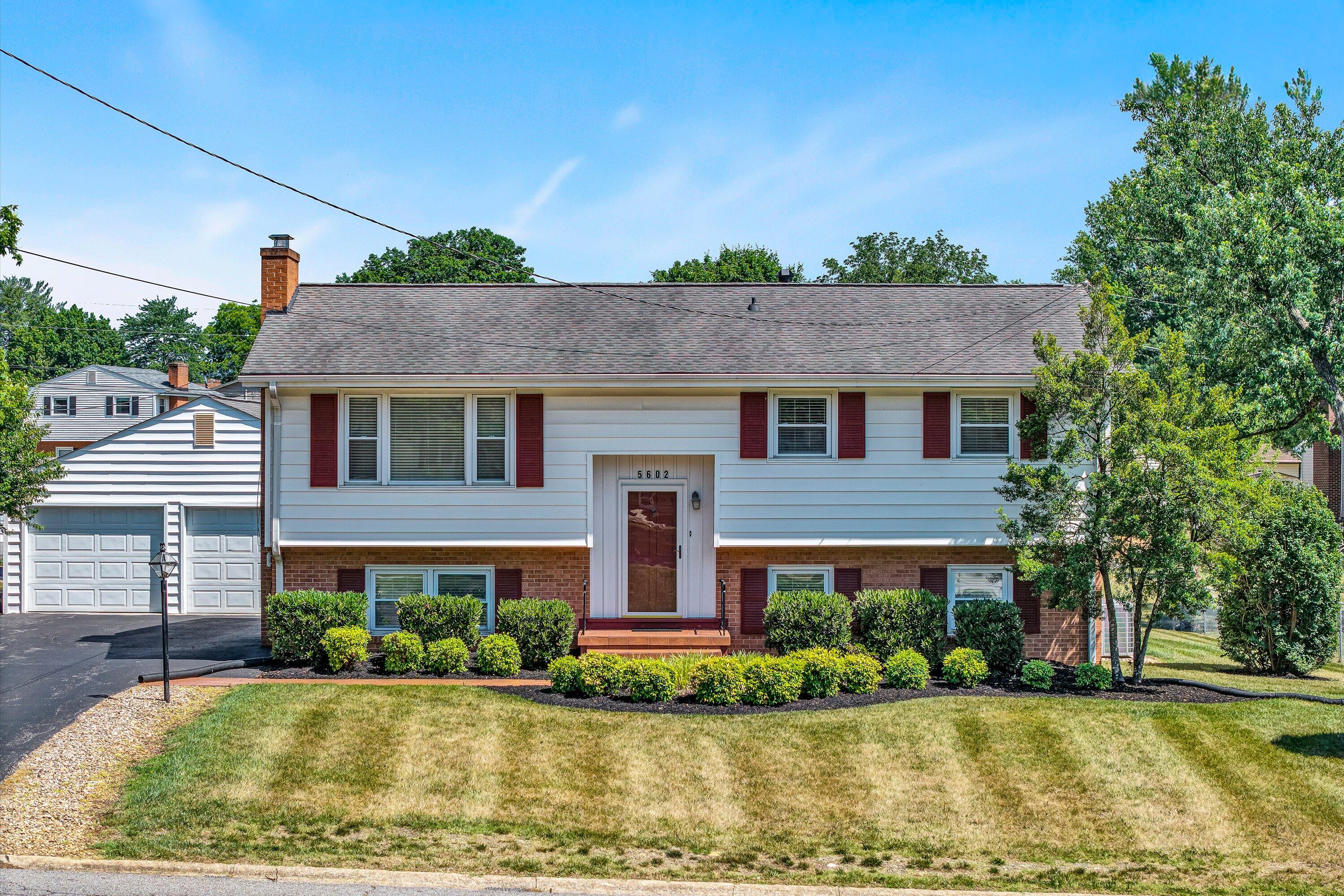 5602 Green Ridge Road Northwest Roanoke, VA 24019 - Photo 7 of 38 06-DJI_20260610153420_0025