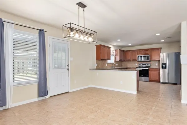 $2,400 | 9105 Sun Haven Way, Fort Worth, TX 76244