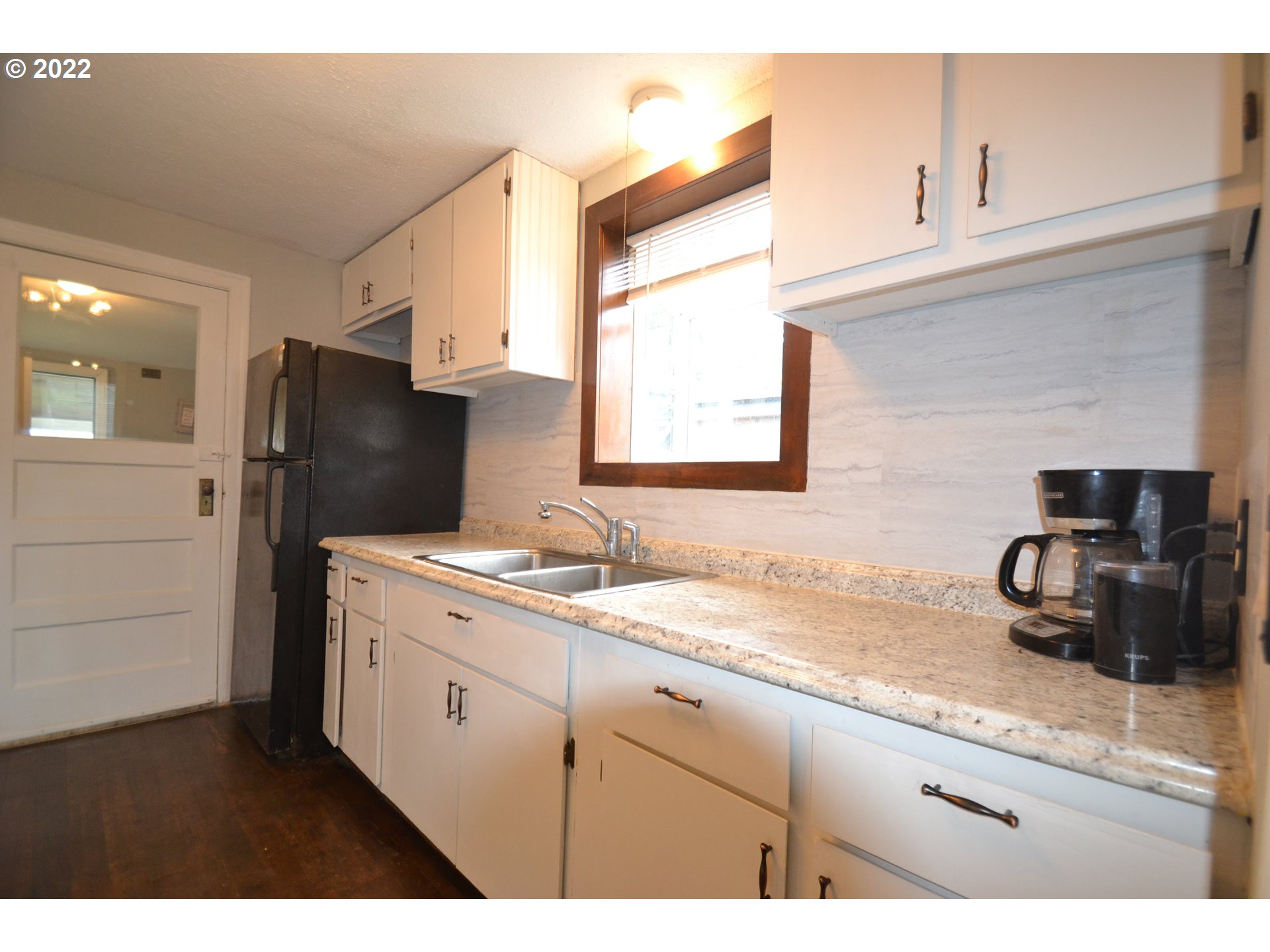 1450 Southwest 10th Street Dallas, OR 97338 - Photo 11 of 32 Gallery Image 11