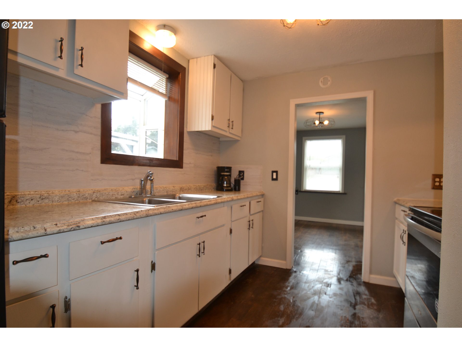 1450 Southwest 10th Street Dallas, OR 97338 - Photo 12 of 32 Gallery Image 12
